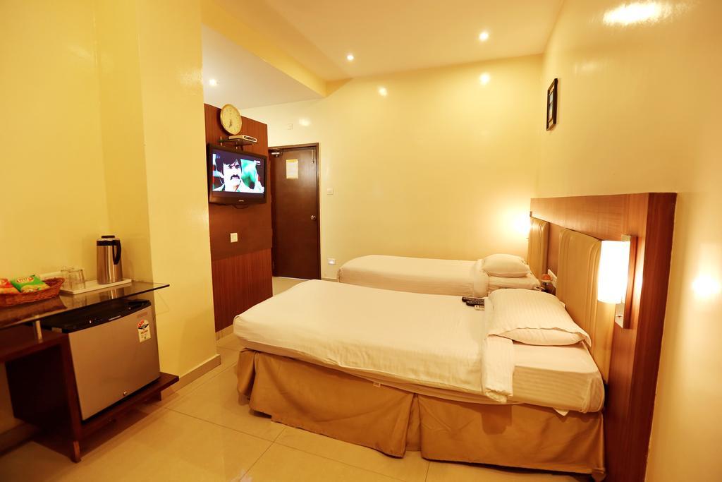 Hotel Swagath Grand Nagole Hyderabad Zimmer foto